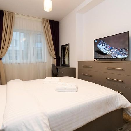 Yan Apartment - Near Mall & Free Private Parking Brasov Exterior photo